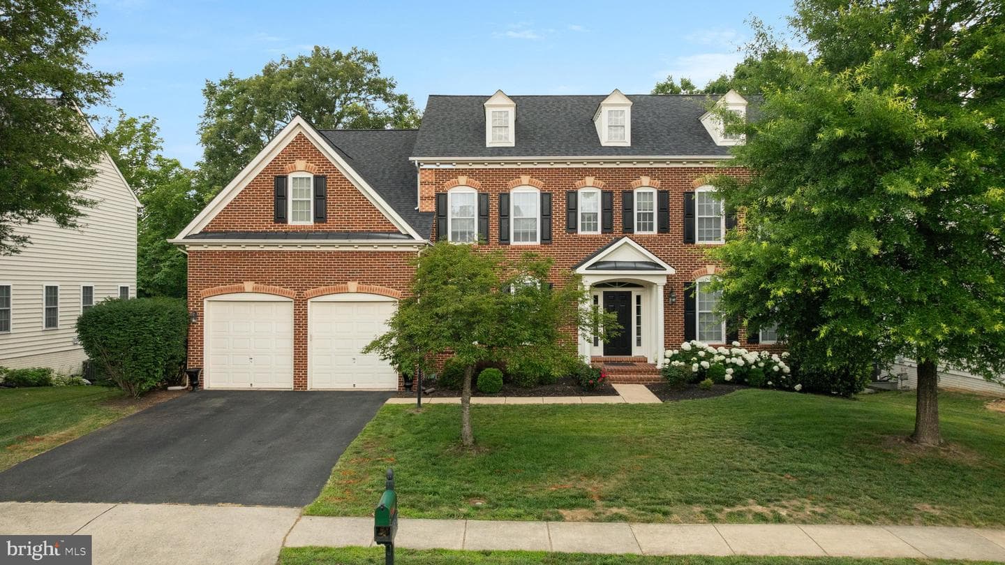 10012 Three Sisters Court, Bristow