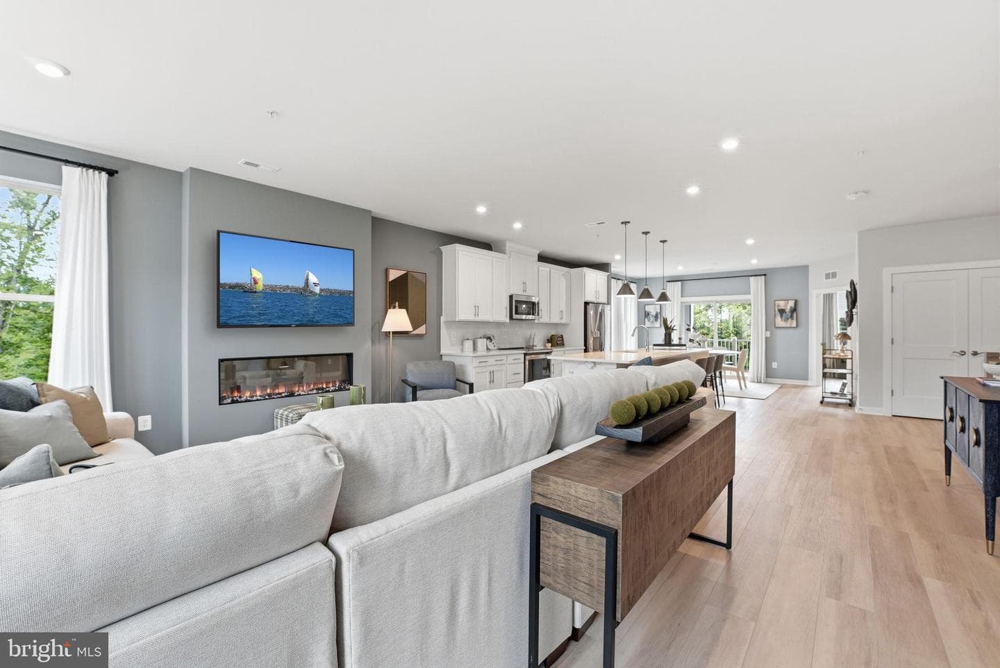 14136 Slate Street photo 13
