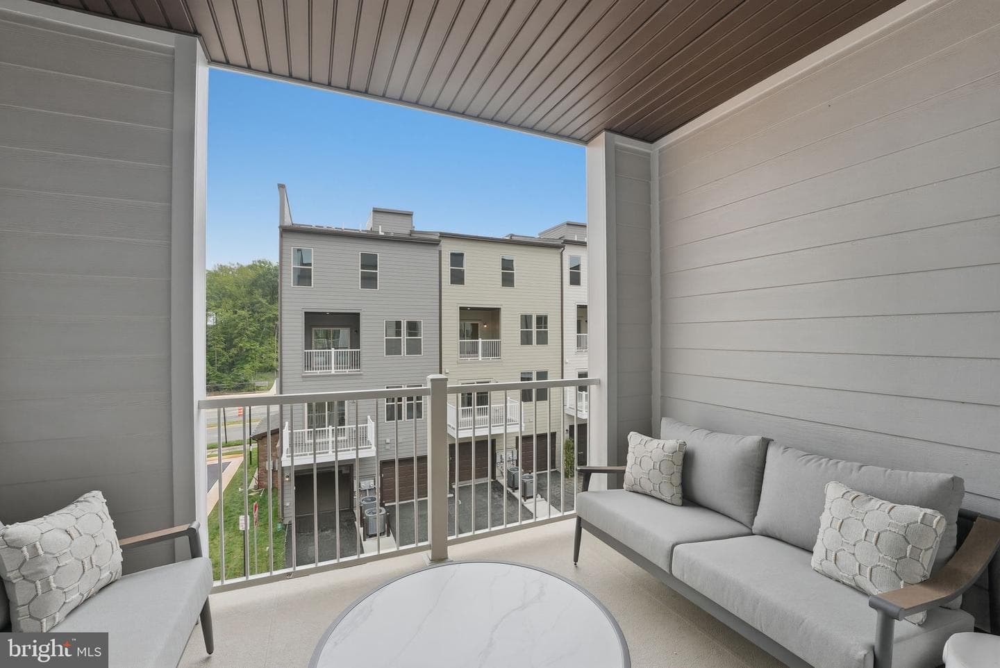 14136 Slate Street photo 15