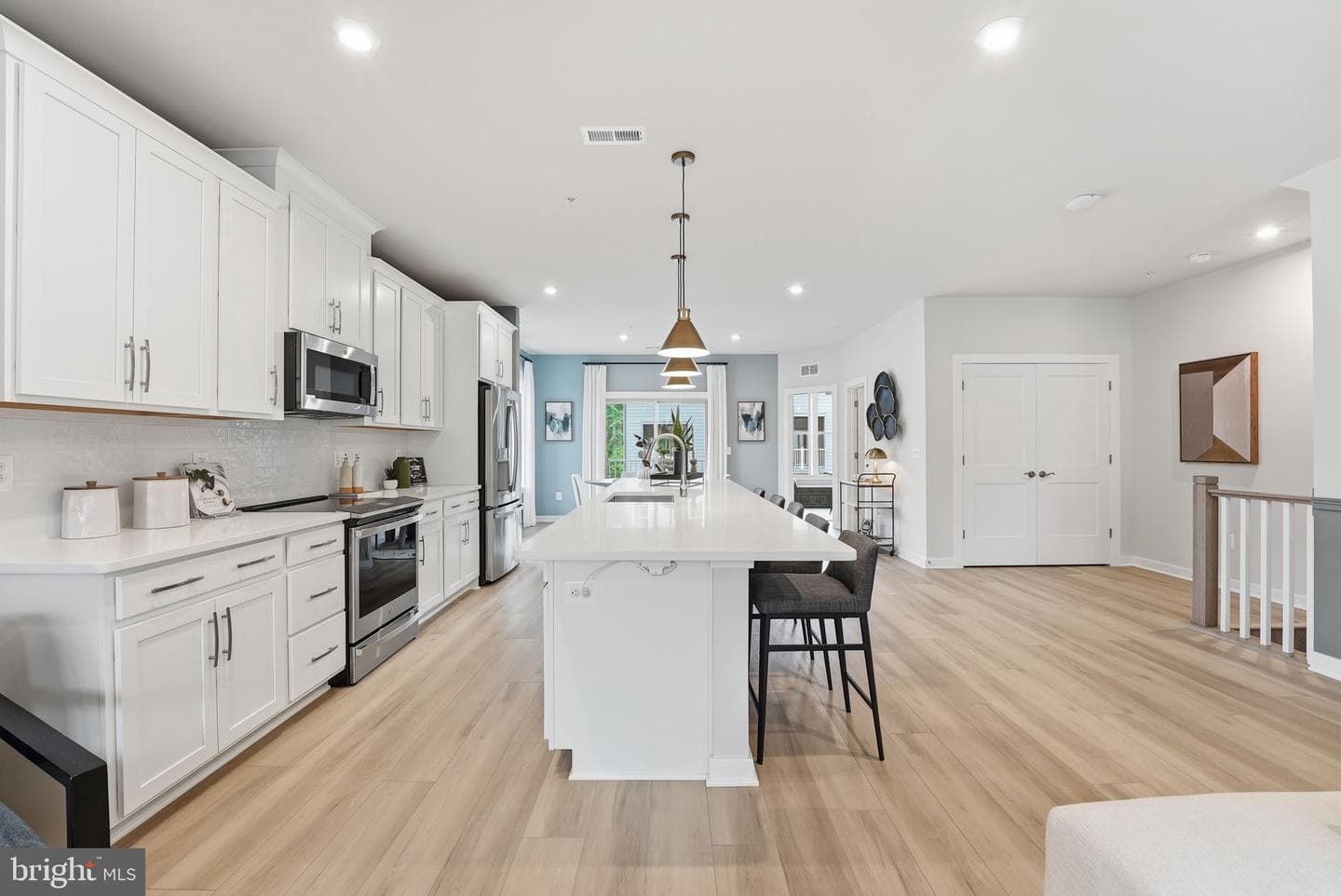 14136 Slate Street photo 4