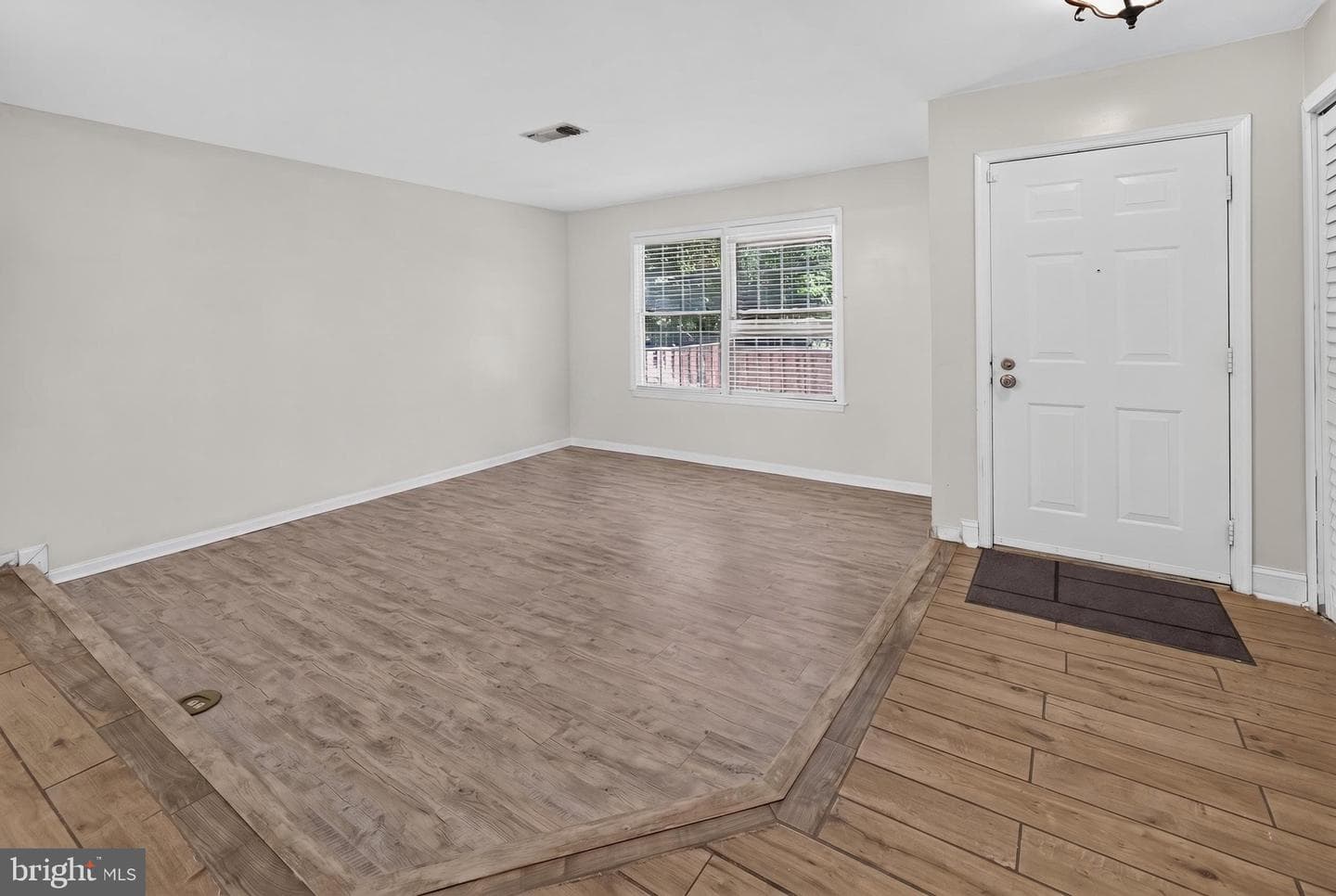 12585 Kempston Lane photo 7