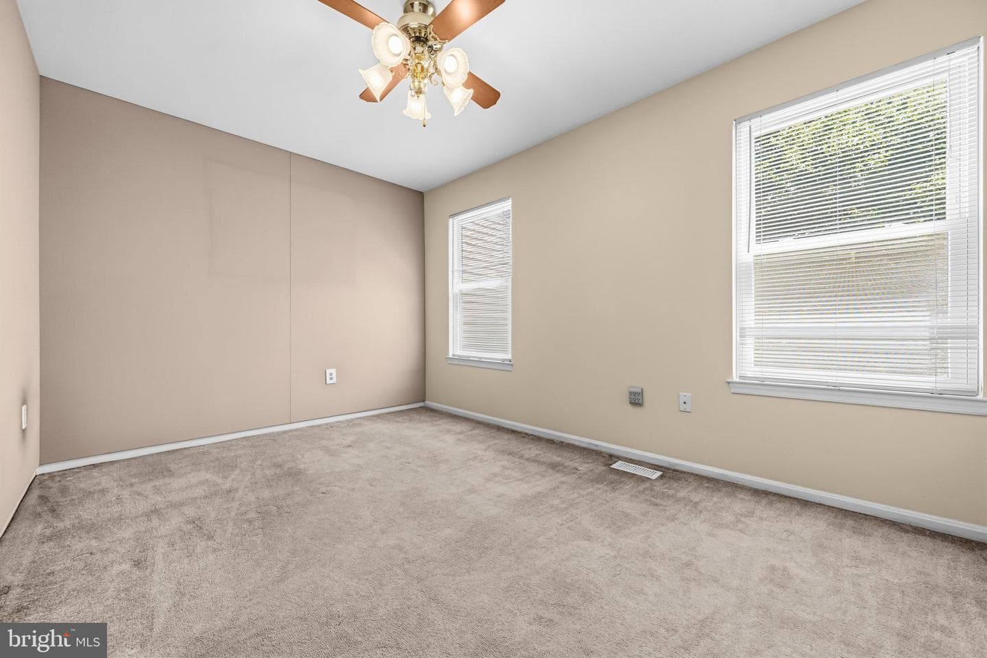 15203 Valley Stream Drive photo 20