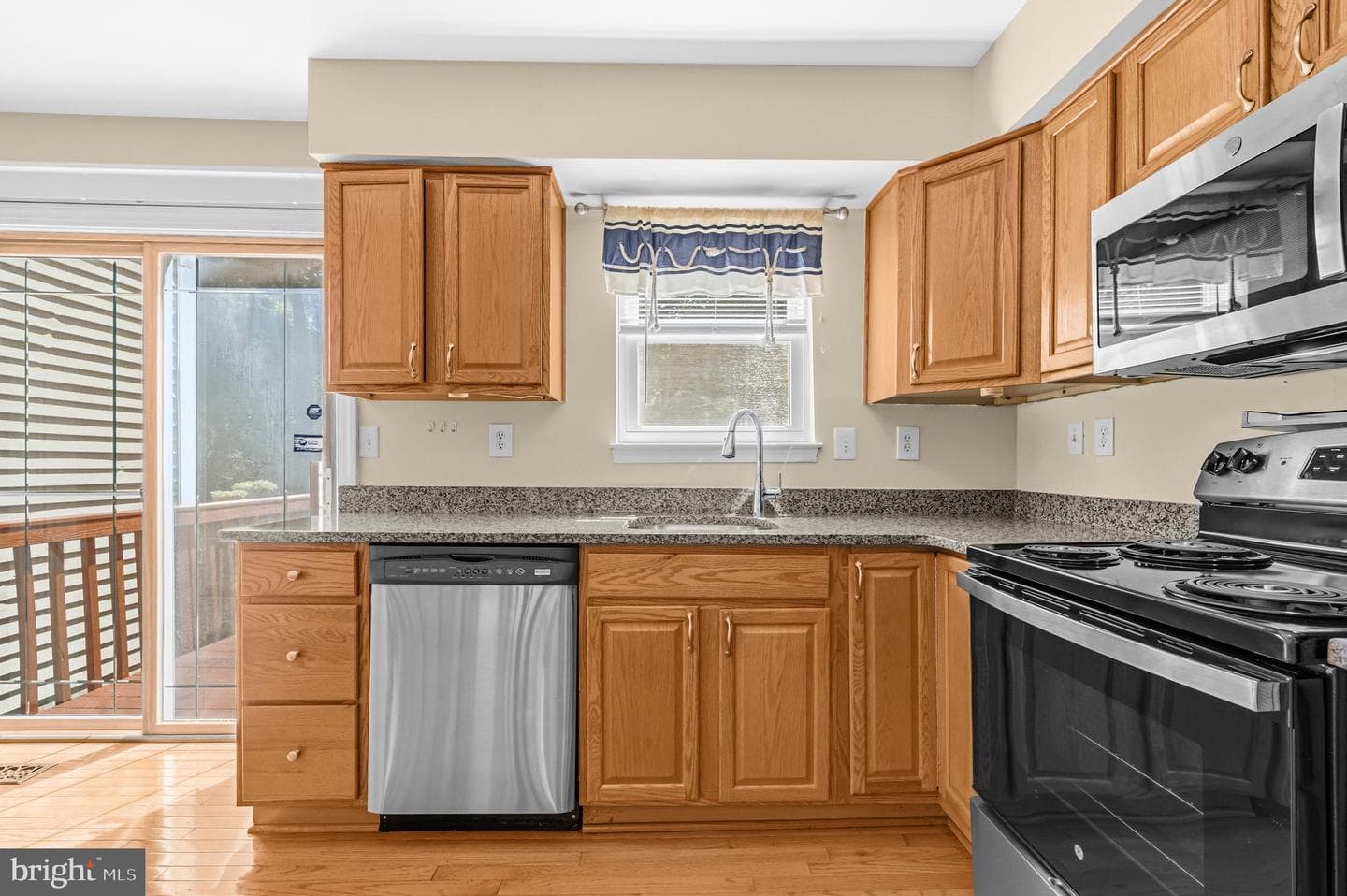 15203 Valley Stream Drive photo 9