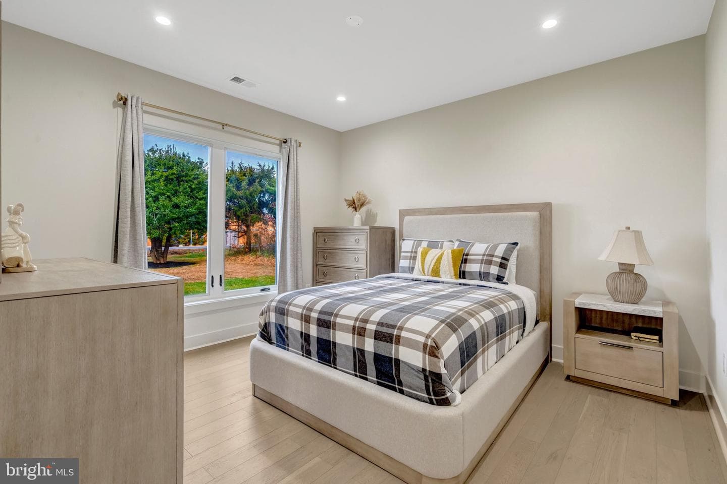 8709 Yorkshire Lane photo 14