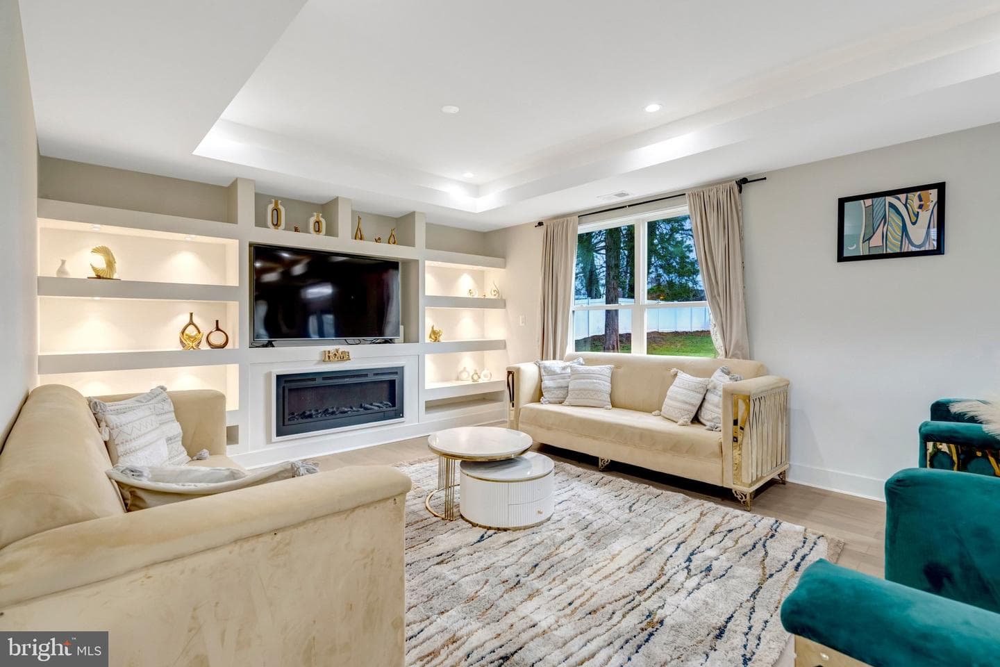8709 Yorkshire Lane photo 3