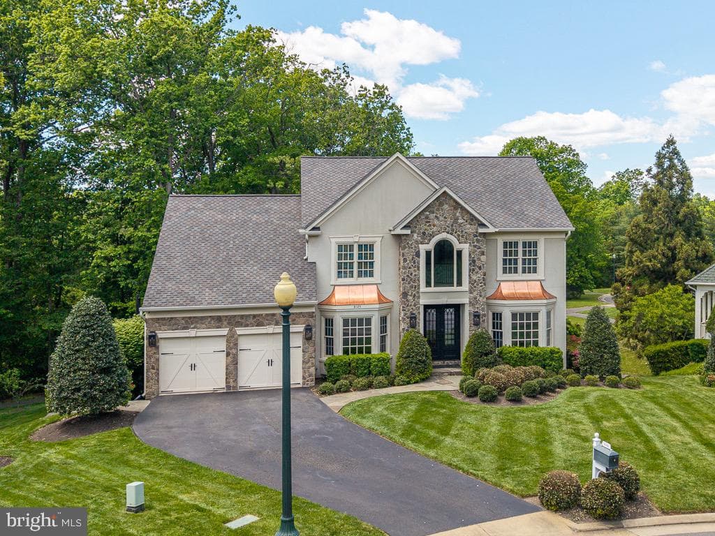 8125 Crooked Oaks Court, Gainesville