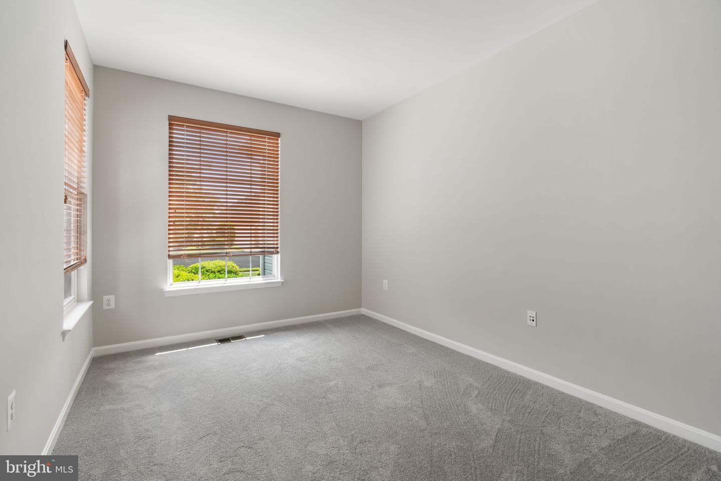17633 Four Seasons Drive photo 26