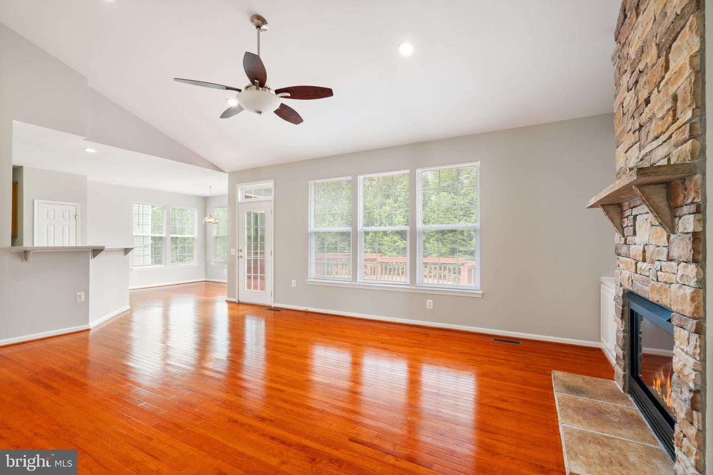17633 Four Seasons Drive photo 9