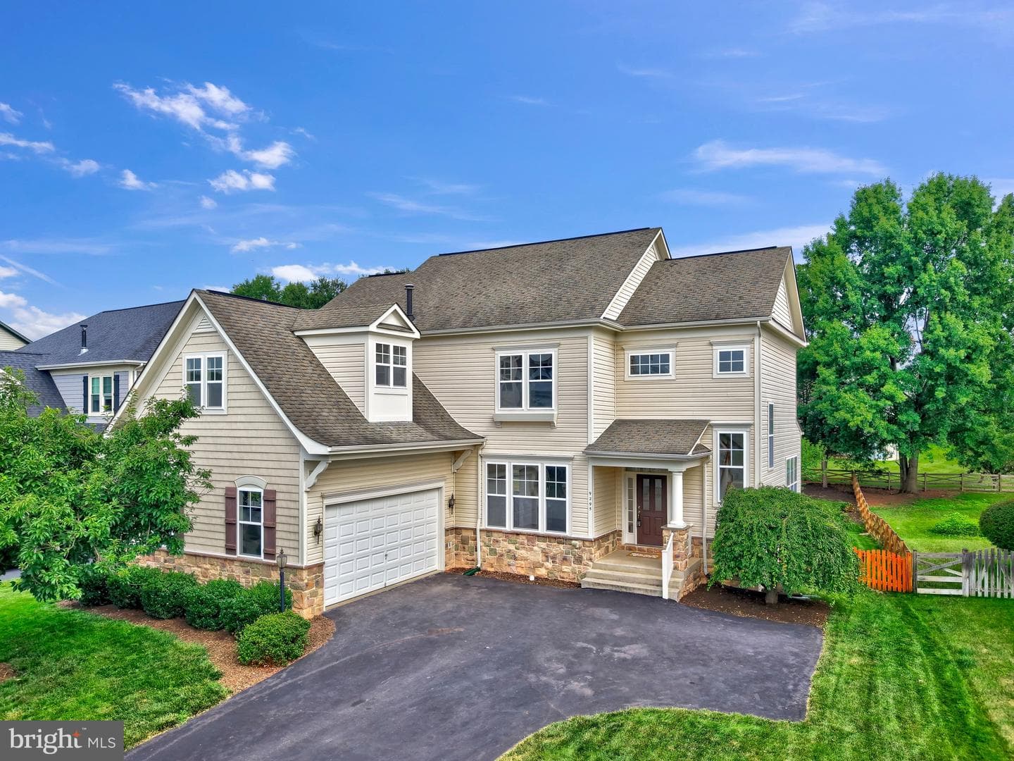 9295 Falling Water Drive photo 1
