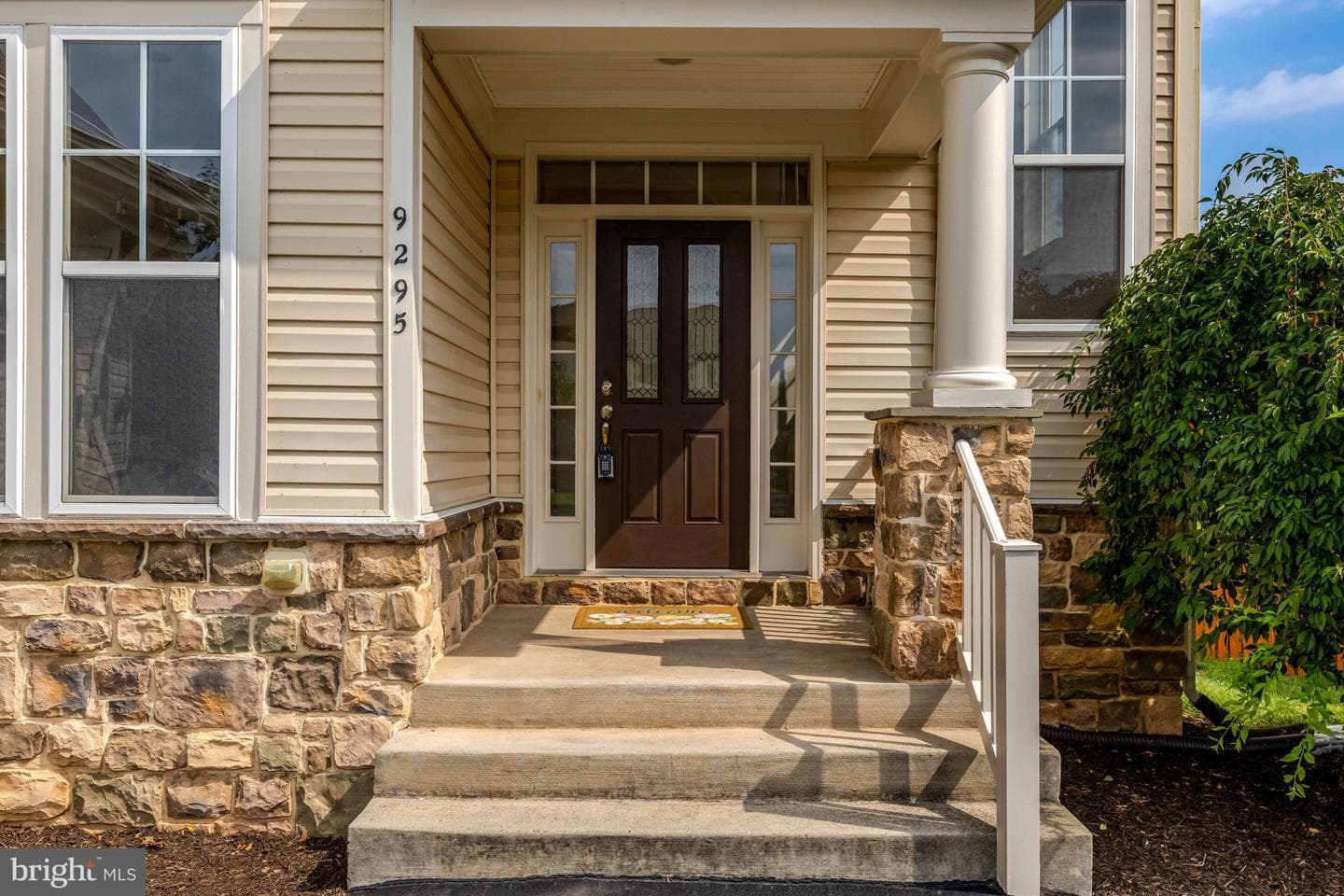 9295 Falling Water Drive photo 10