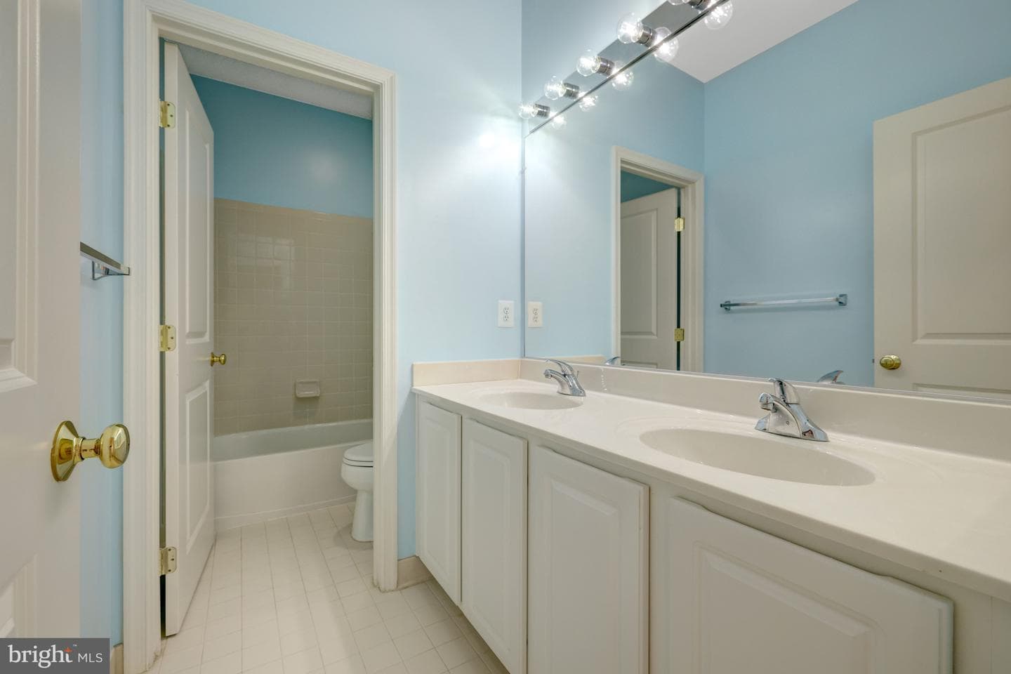 9295 Falling Water Drive photo 37