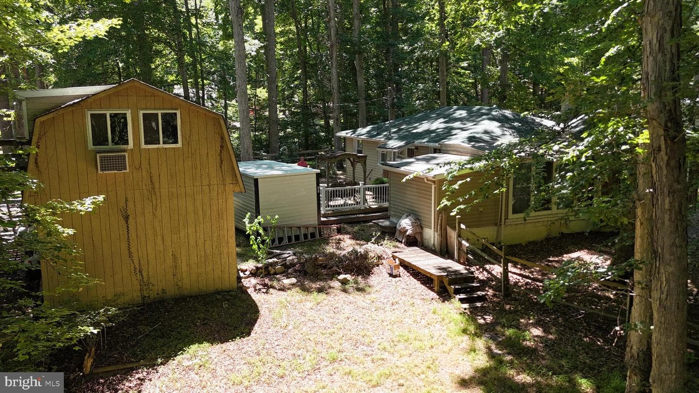 11821 Mandy Lane photo 11