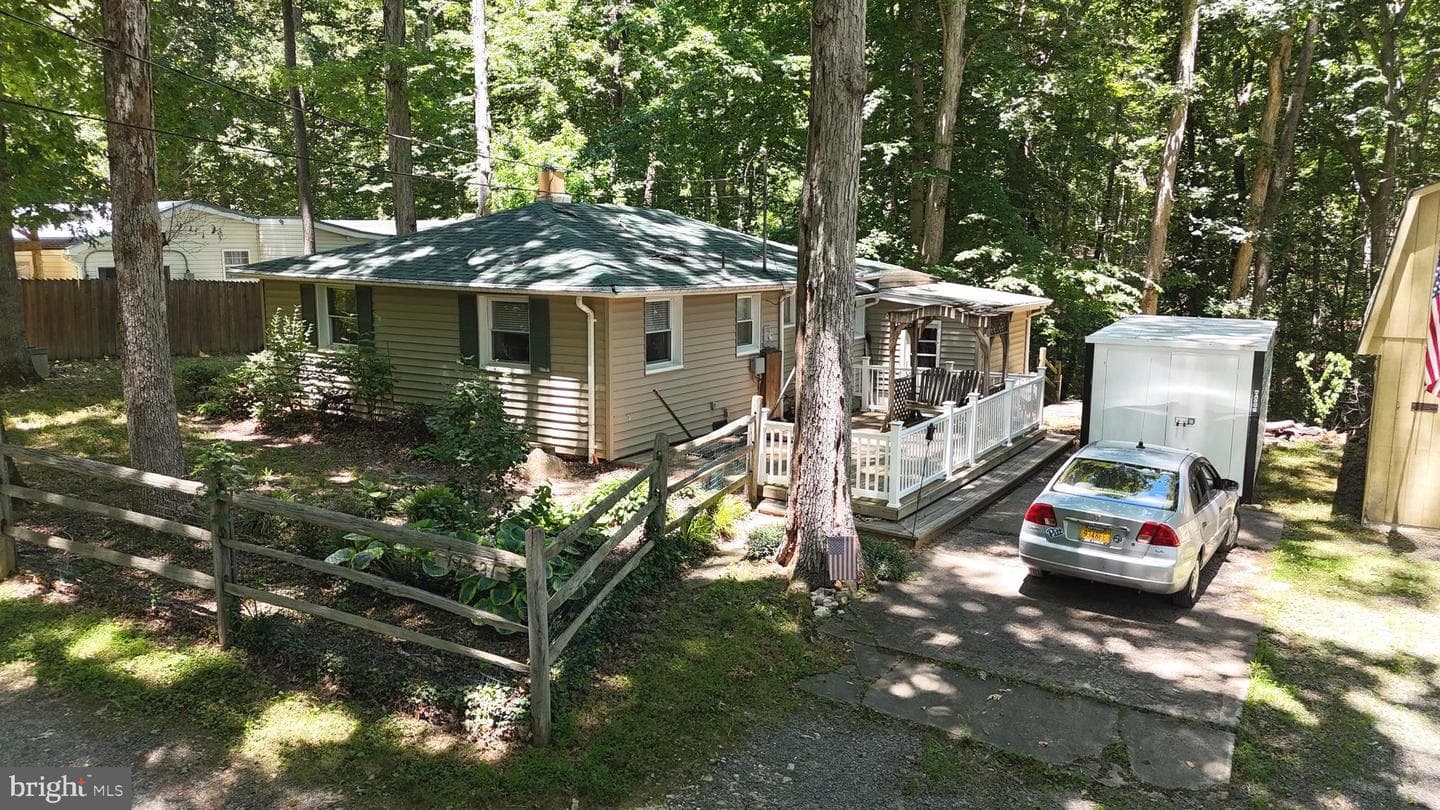 11821 Mandy Lane photo 4