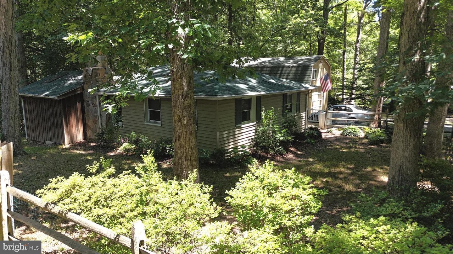 11821 Mandy Lane photo 5