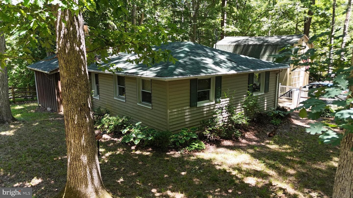 11821 Mandy Lane photo 6