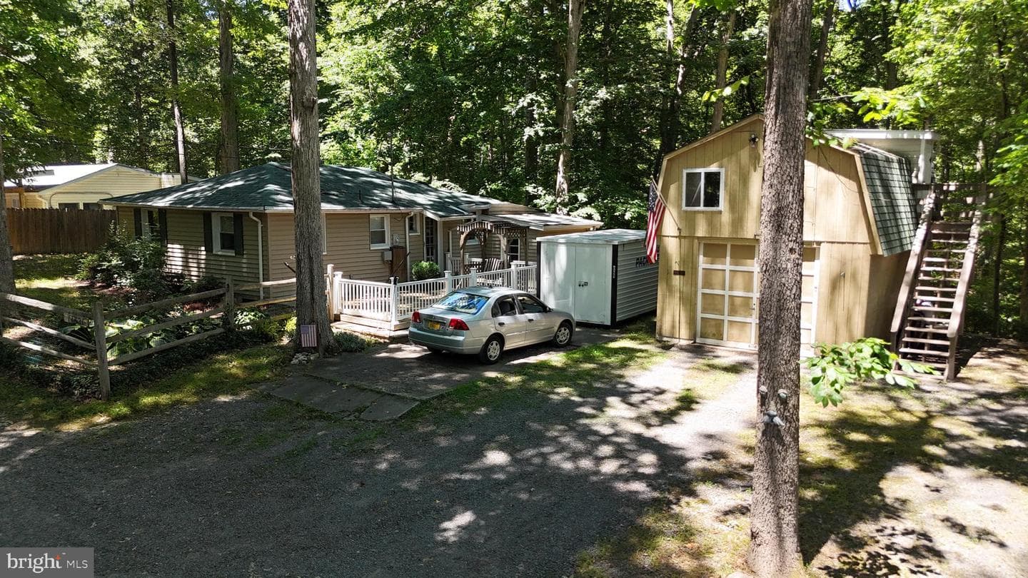 11821 Mandy Lane photo 7