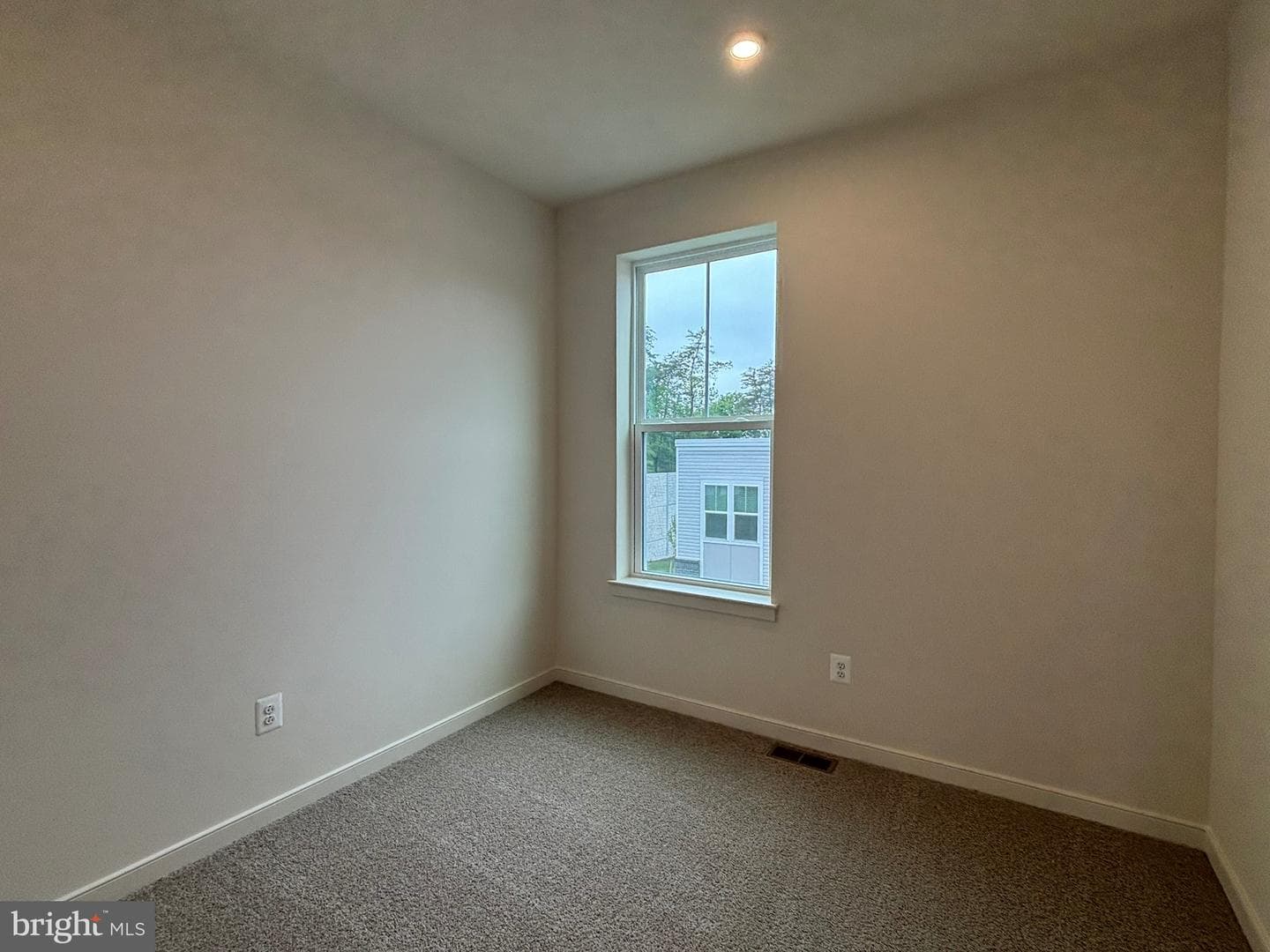 17998 Alicia Avenue photo 22