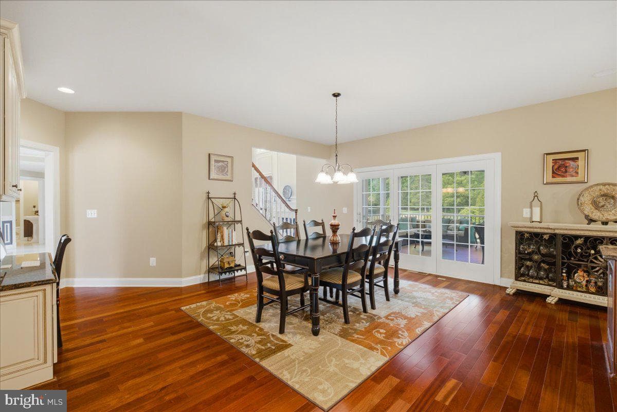 5808 Malvern Hill Court photo 30