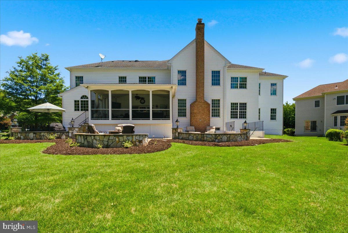 5808 Malvern Hill Court photo 4