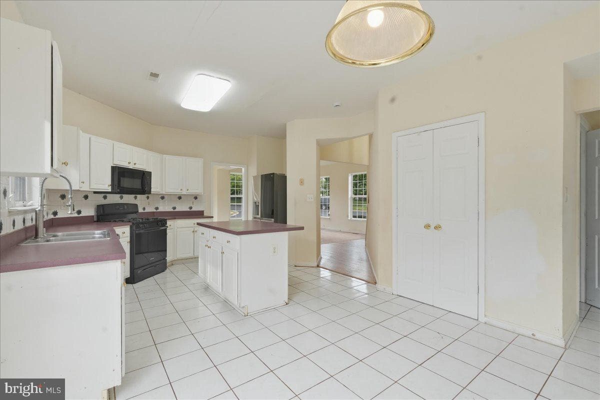 9884 Arrowood Drive photo 13