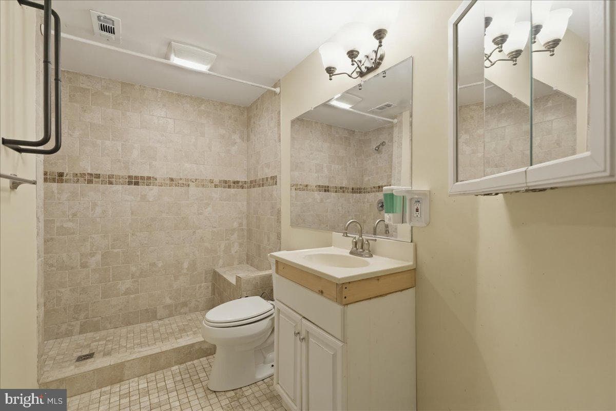 9884 Arrowood Drive photo 19