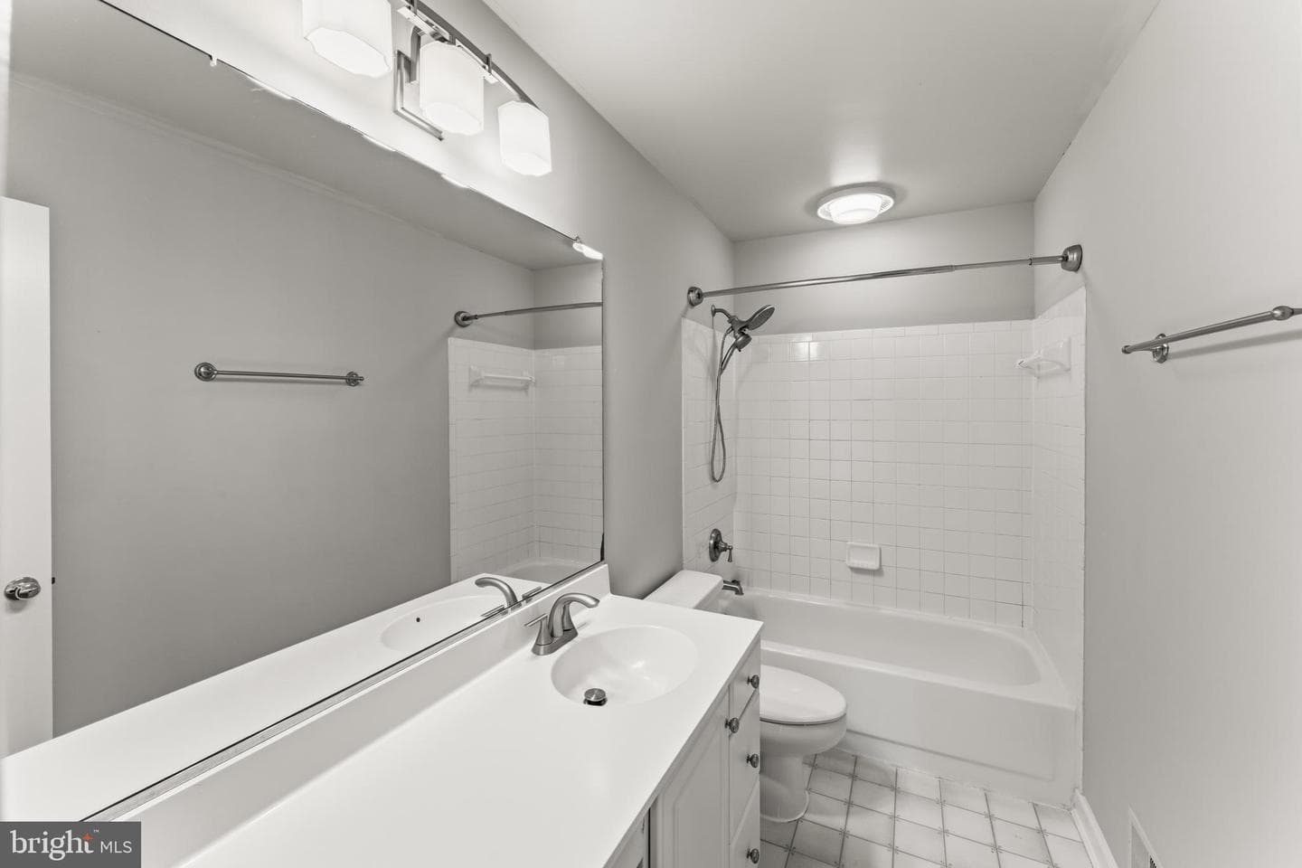 16645 Caxton Place photo 32
