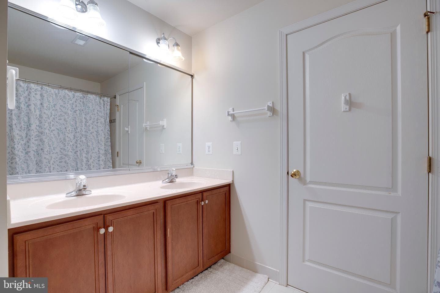 15613 Village Cove Place photo 31