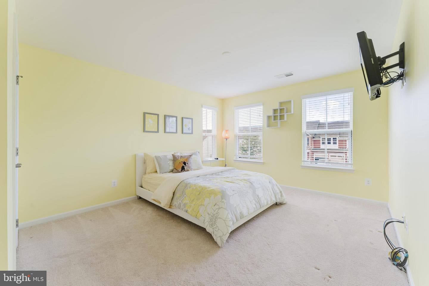 2557 Passionflower Court photo 34