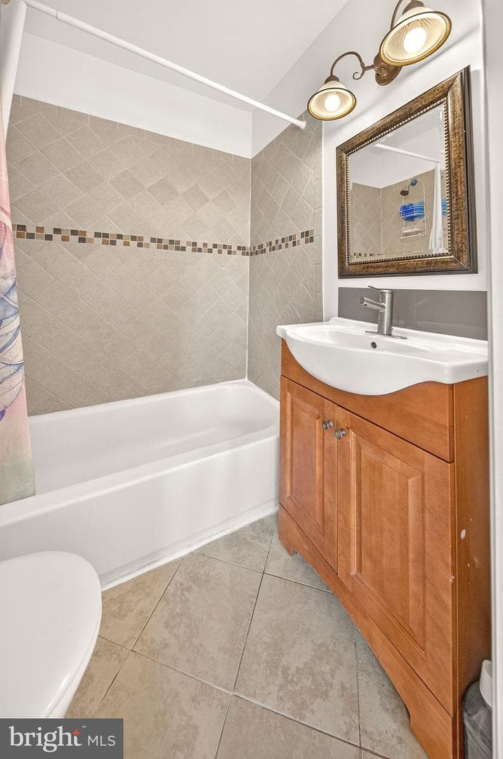 8238 Wycliffe Court photo 35