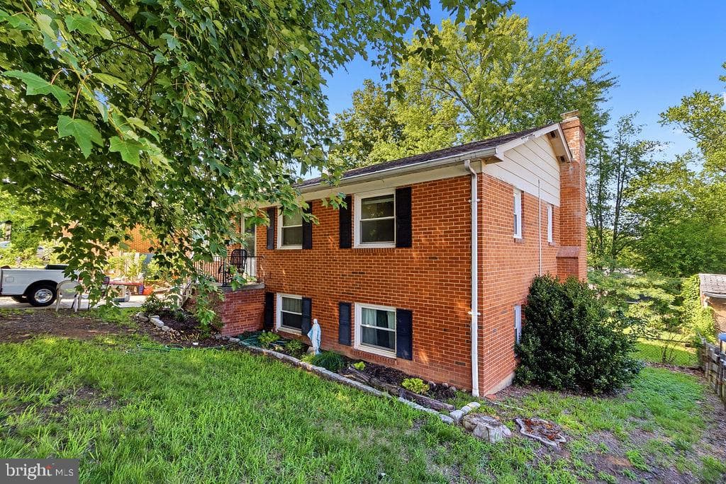 1904 Stafford Street, Woodbridge