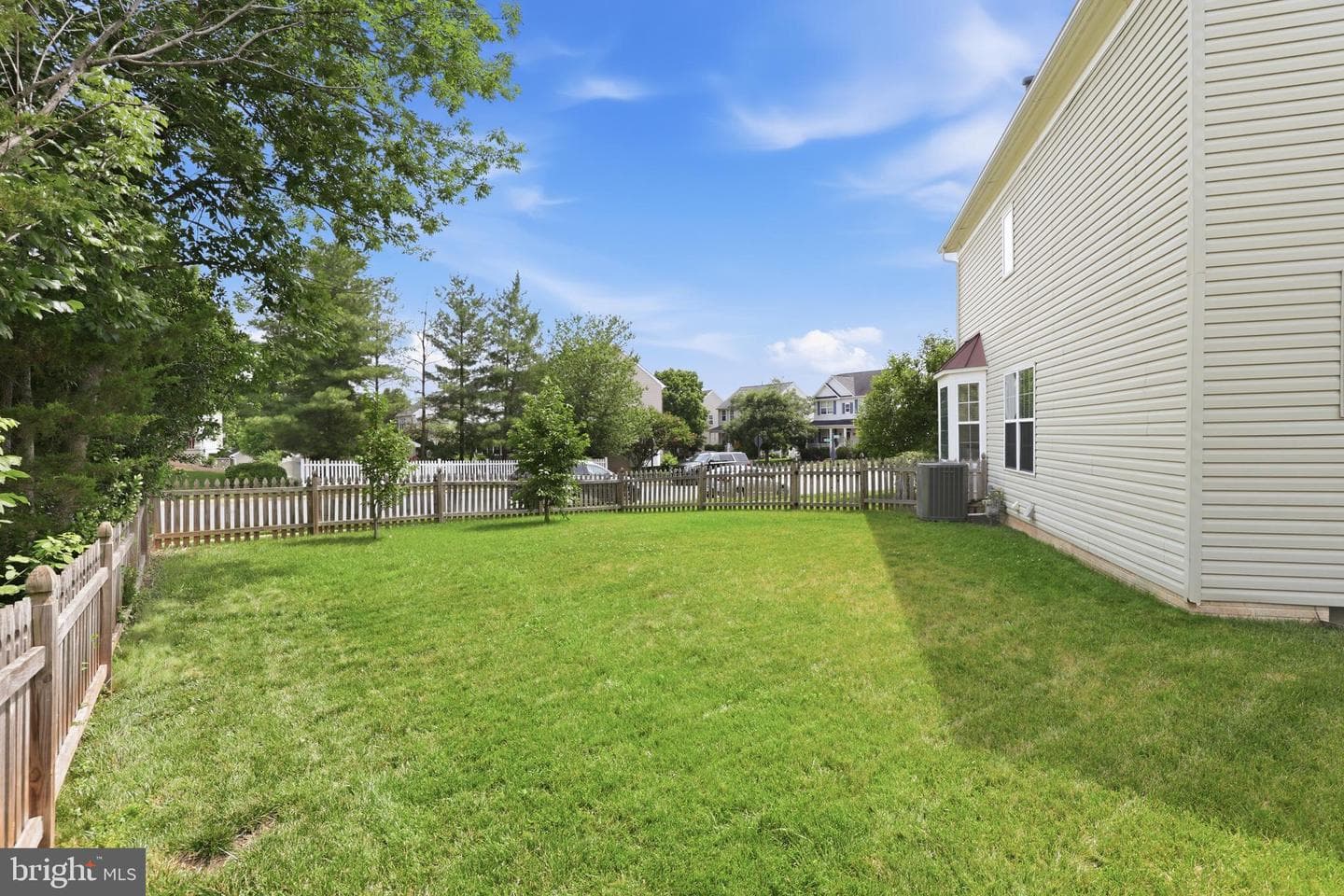 10000 Darnaway Court photo 39