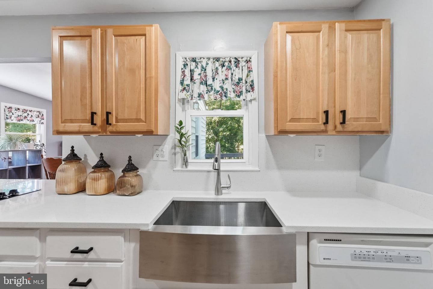 2208 Emporia Street photo 10