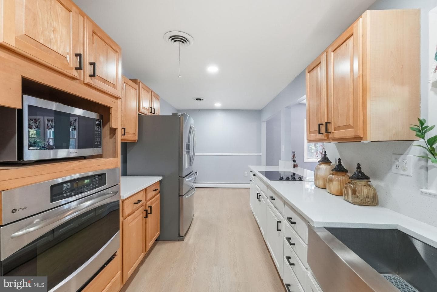 2208 Emporia Street photo 12