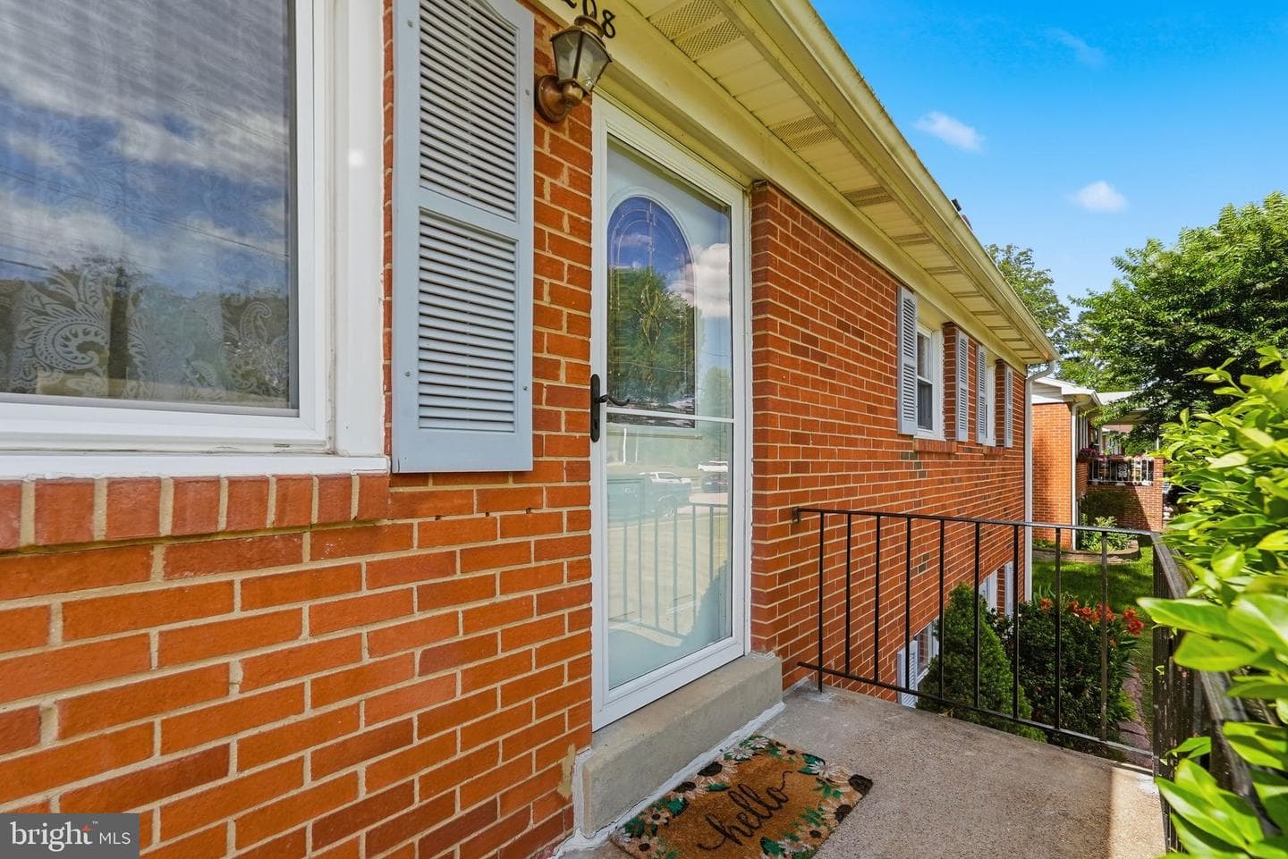 2208 Emporia Street photo 4
