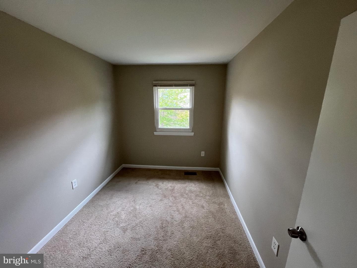 14808 Ensor Court photo 4