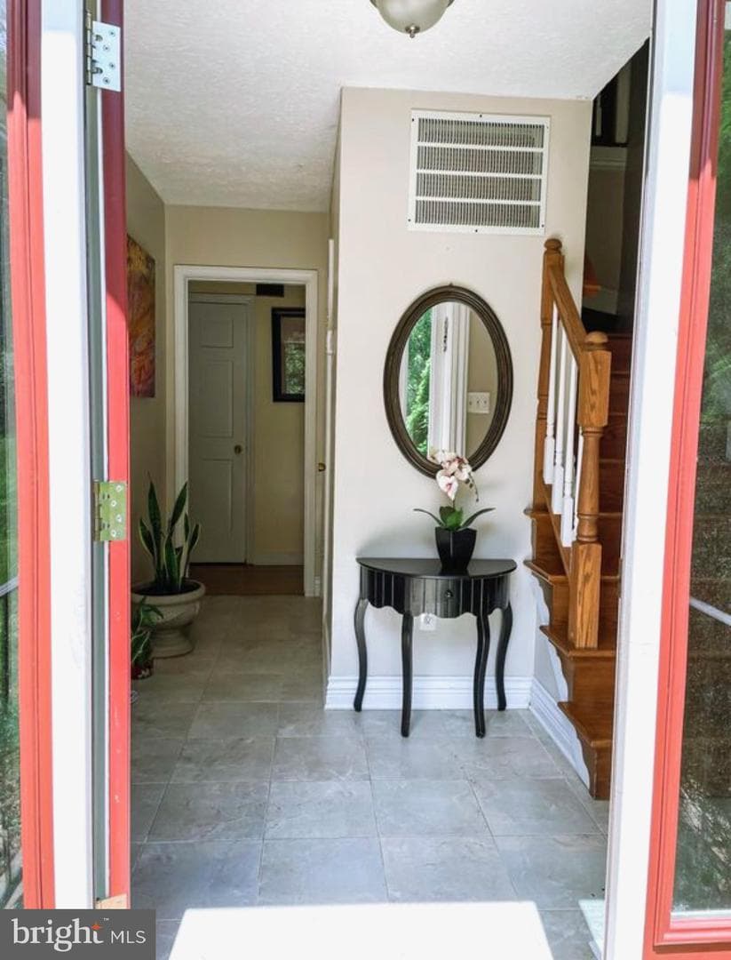 16052 Simon Kenton Road photo 3