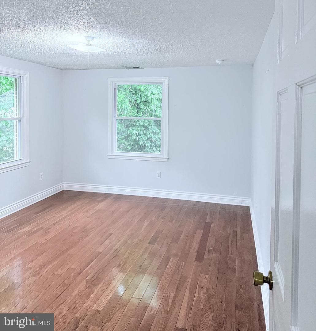 16052 Simon Kenton Road photo 9