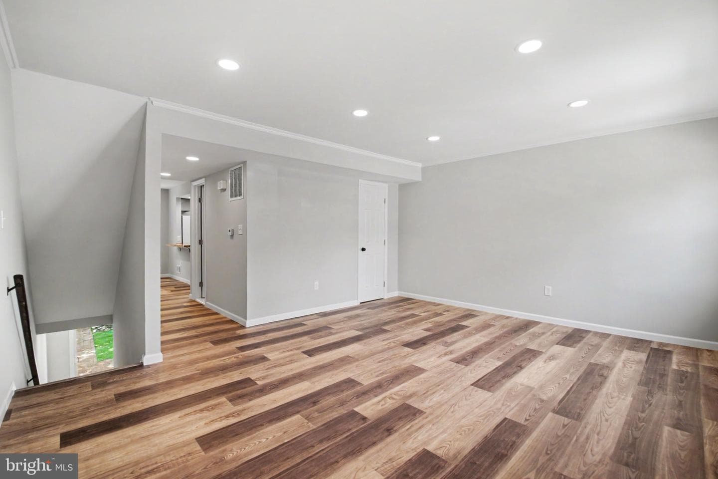 14658 Bakersfield Street photo 12