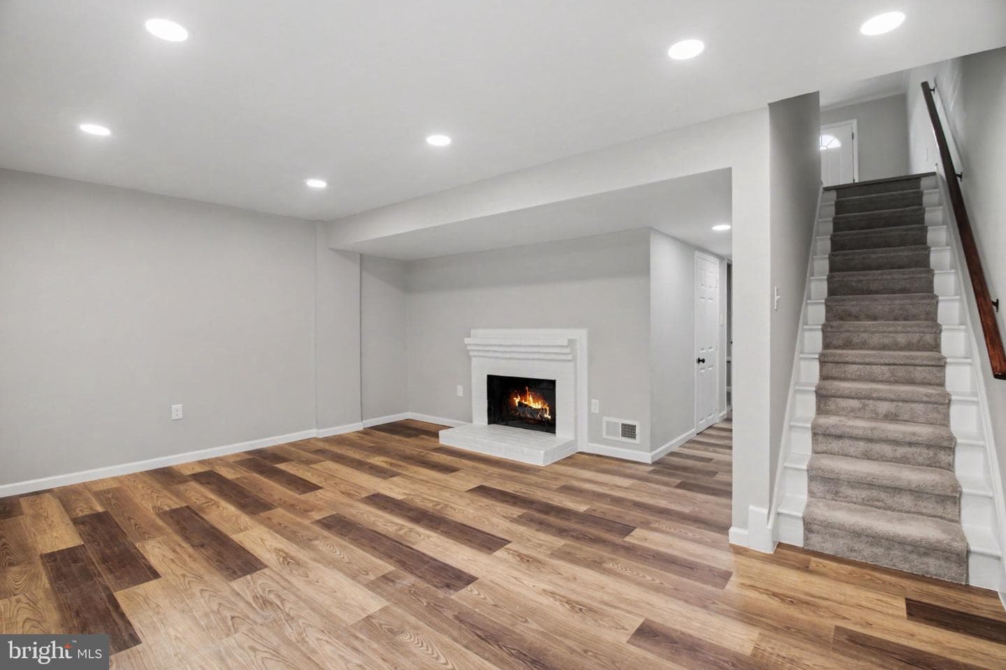 14658 Bakersfield Street photo 4
