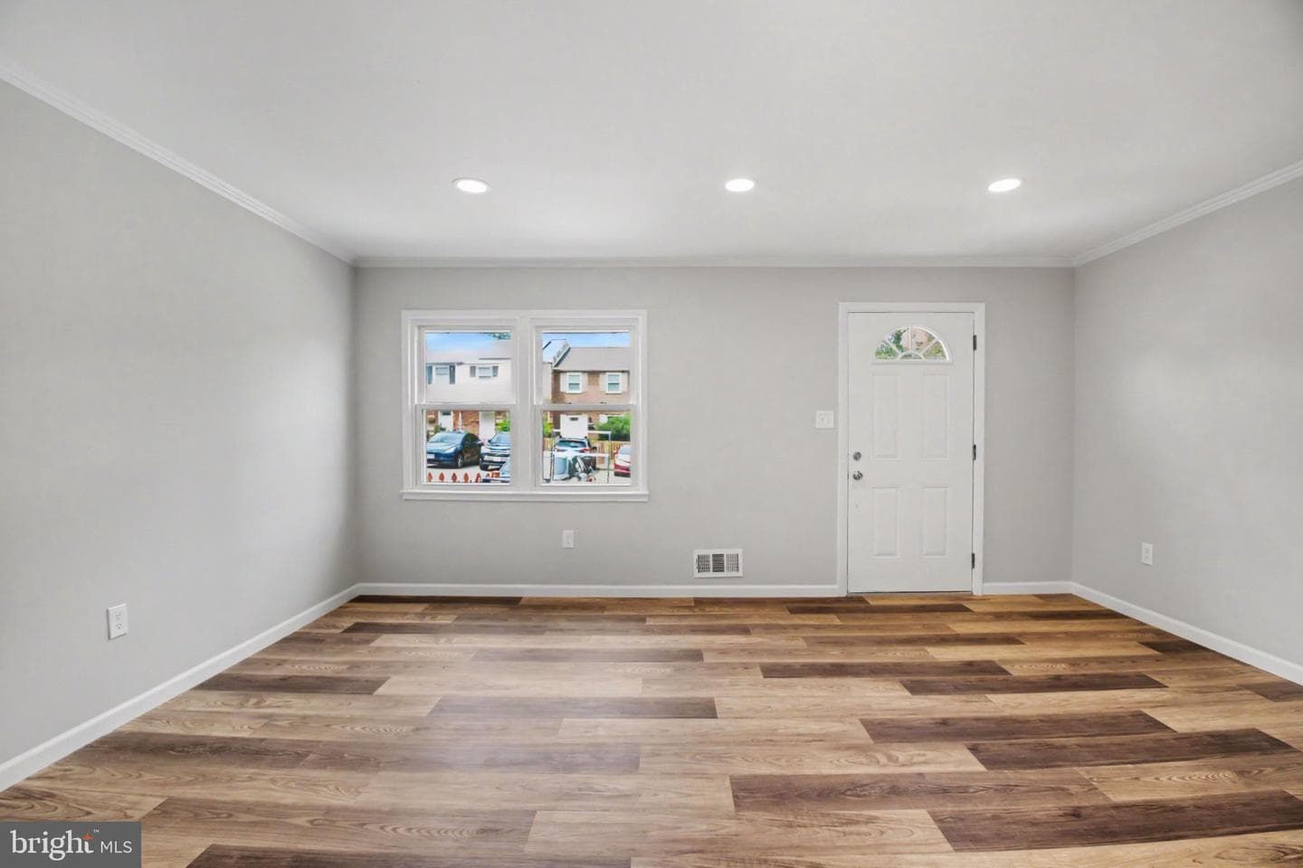 14658 Bakersfield Street photo 5