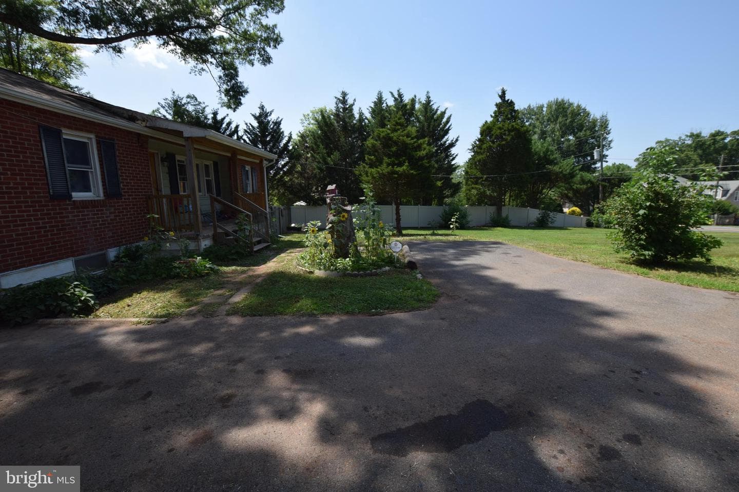 8721 Yorkshire Lane photo 4