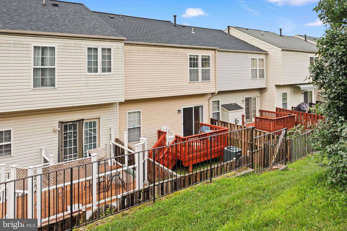 2585 Sylvan Moor Lane photo 3