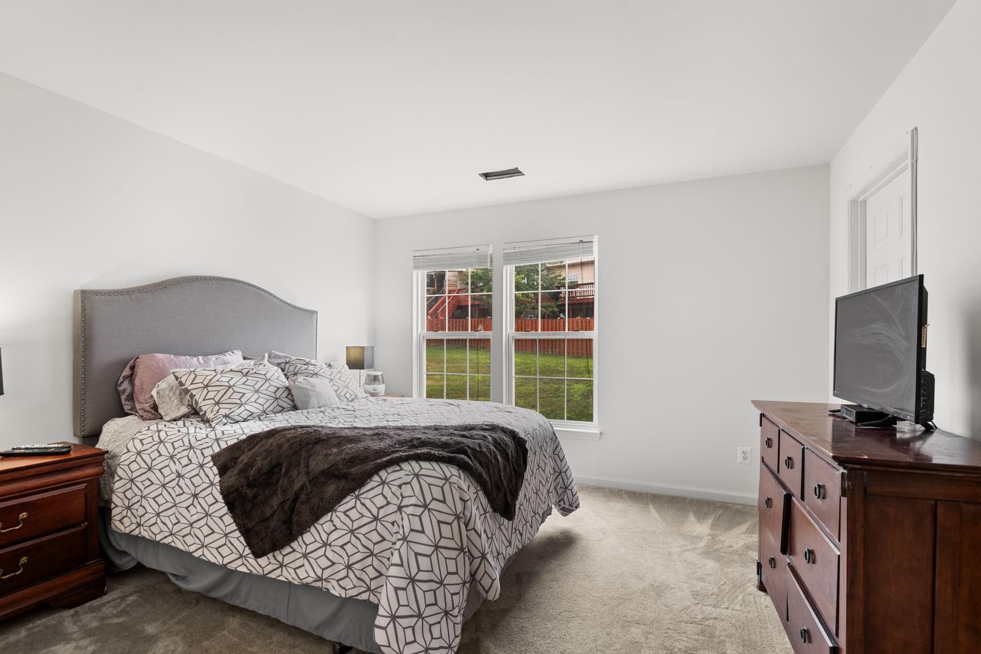 2585 Sylvan Moor Lane photo 6