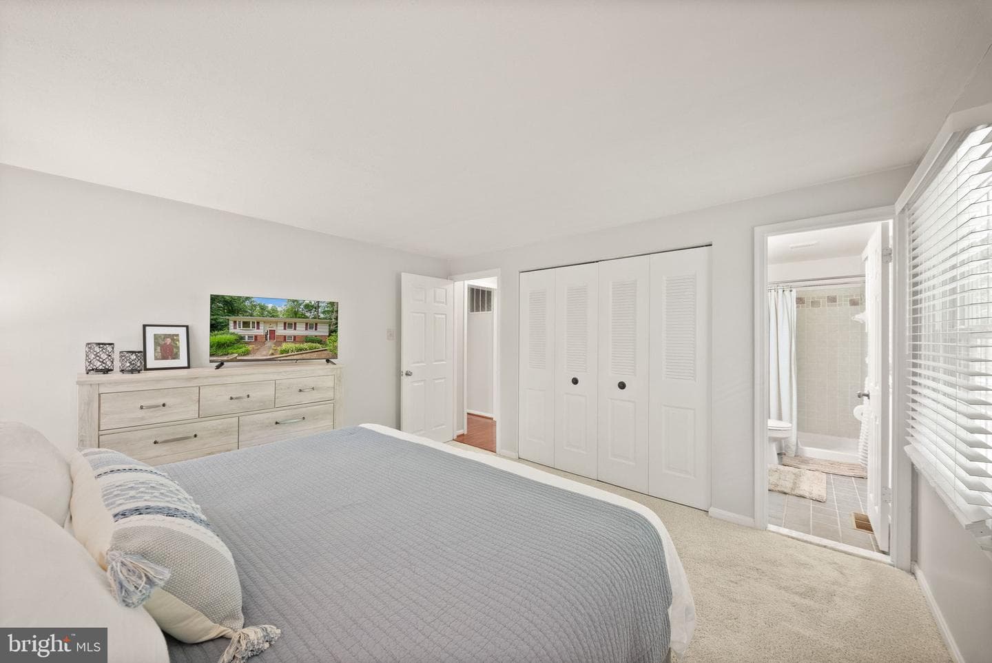 16210 Sheffield Drive photo 14