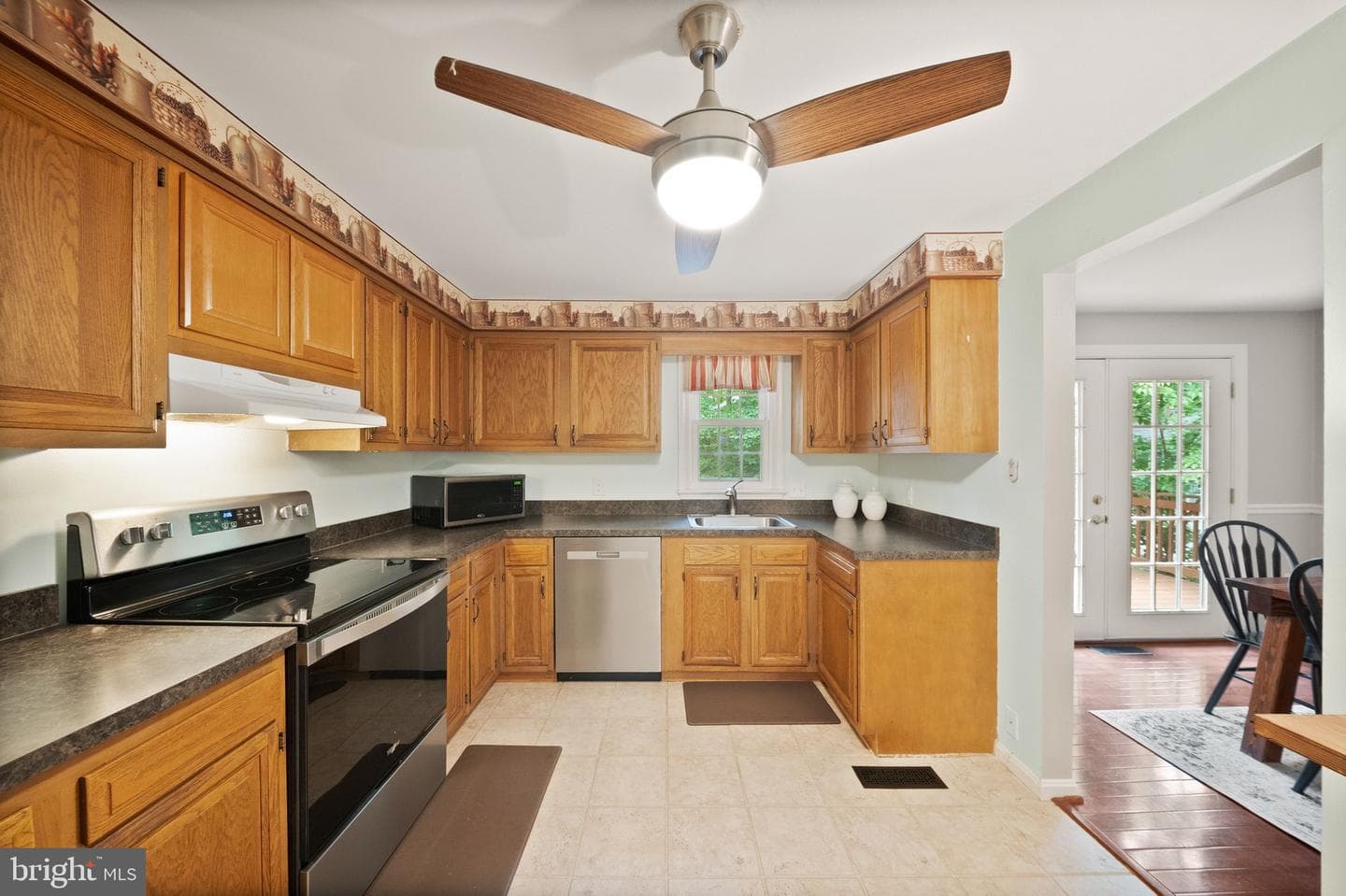 16210 Sheffield Drive photo 7