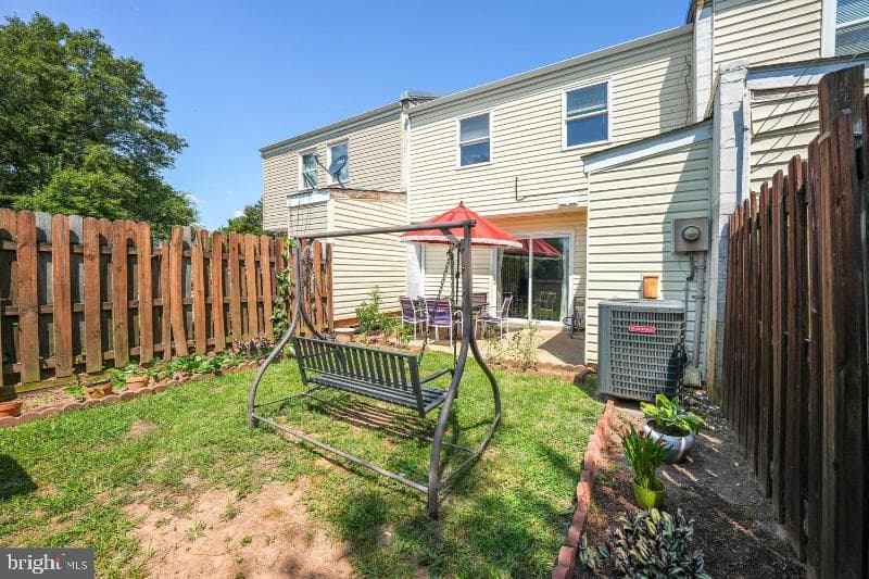 7908 Sharpsburg Court photo 17