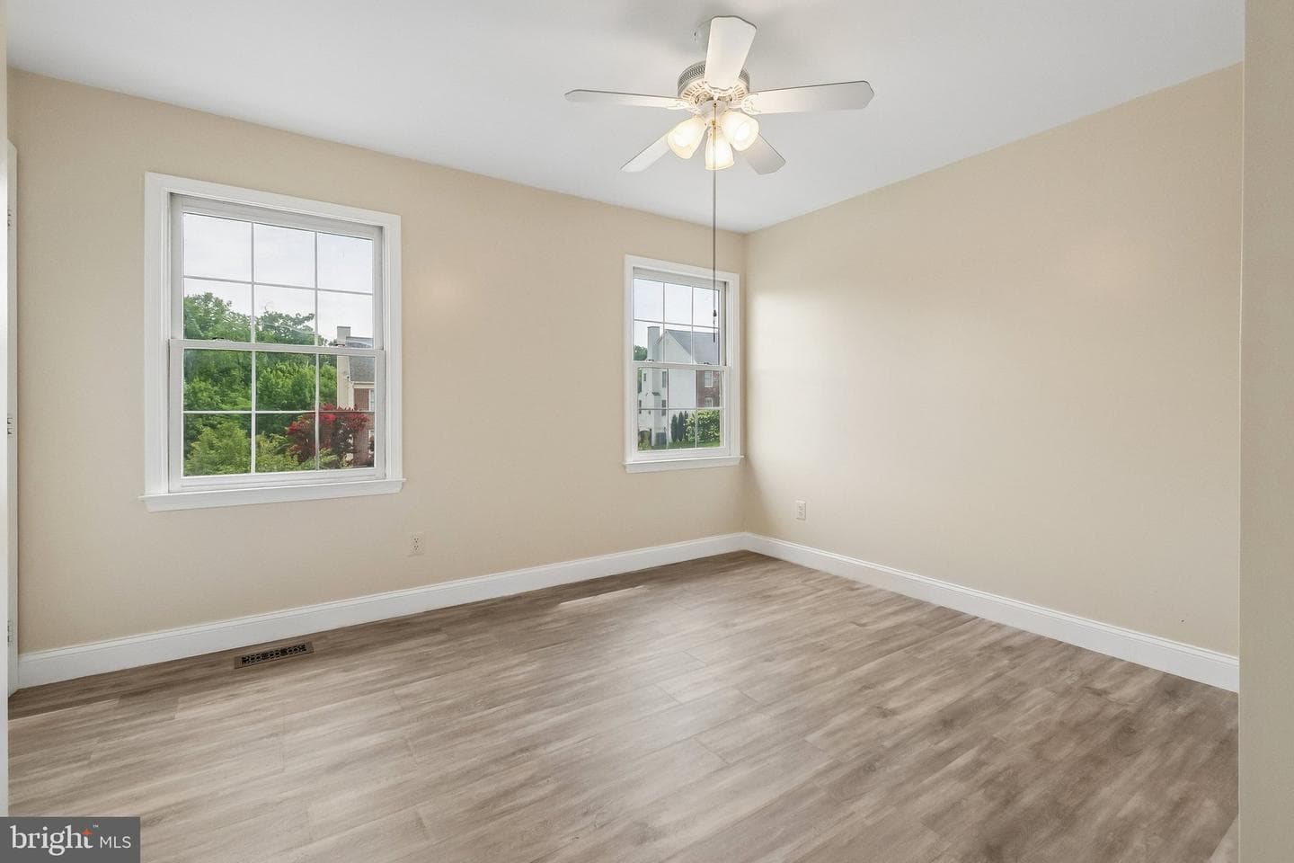 16069 Olmstead Lane photo 10