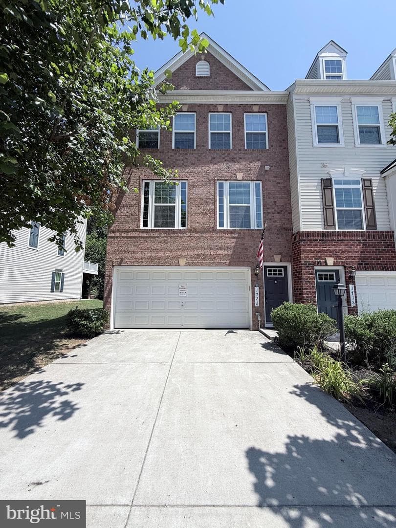 1722 Dorothy Lane photo 1