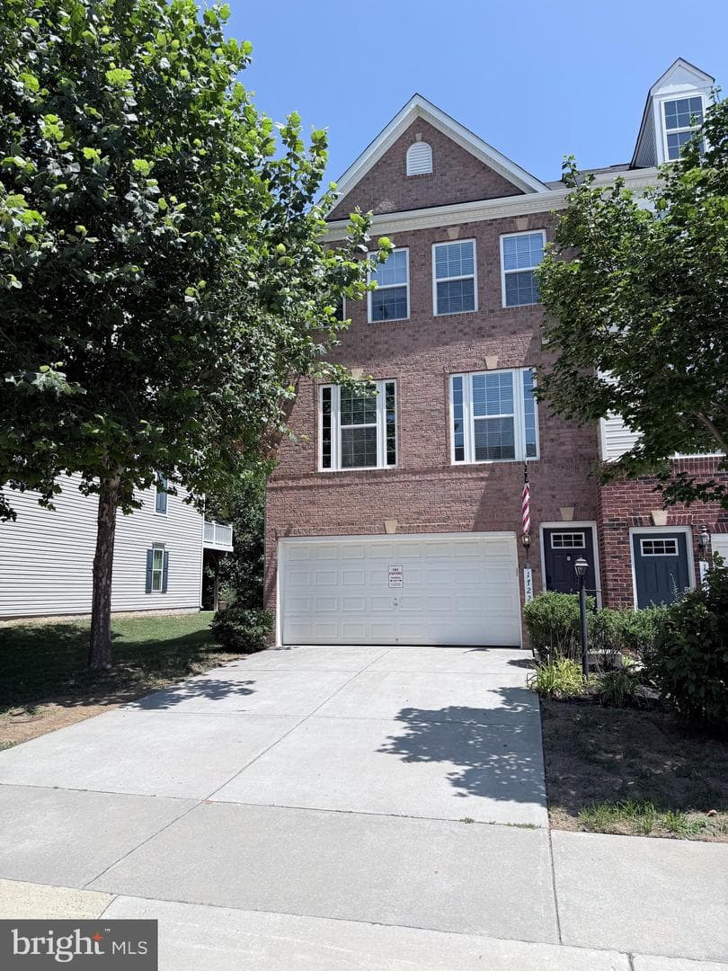 1722 Dorothy Lane photo 2