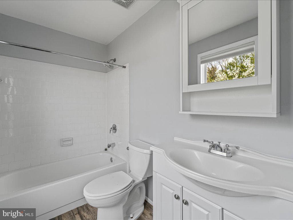 2904 Madeira Court photo 15